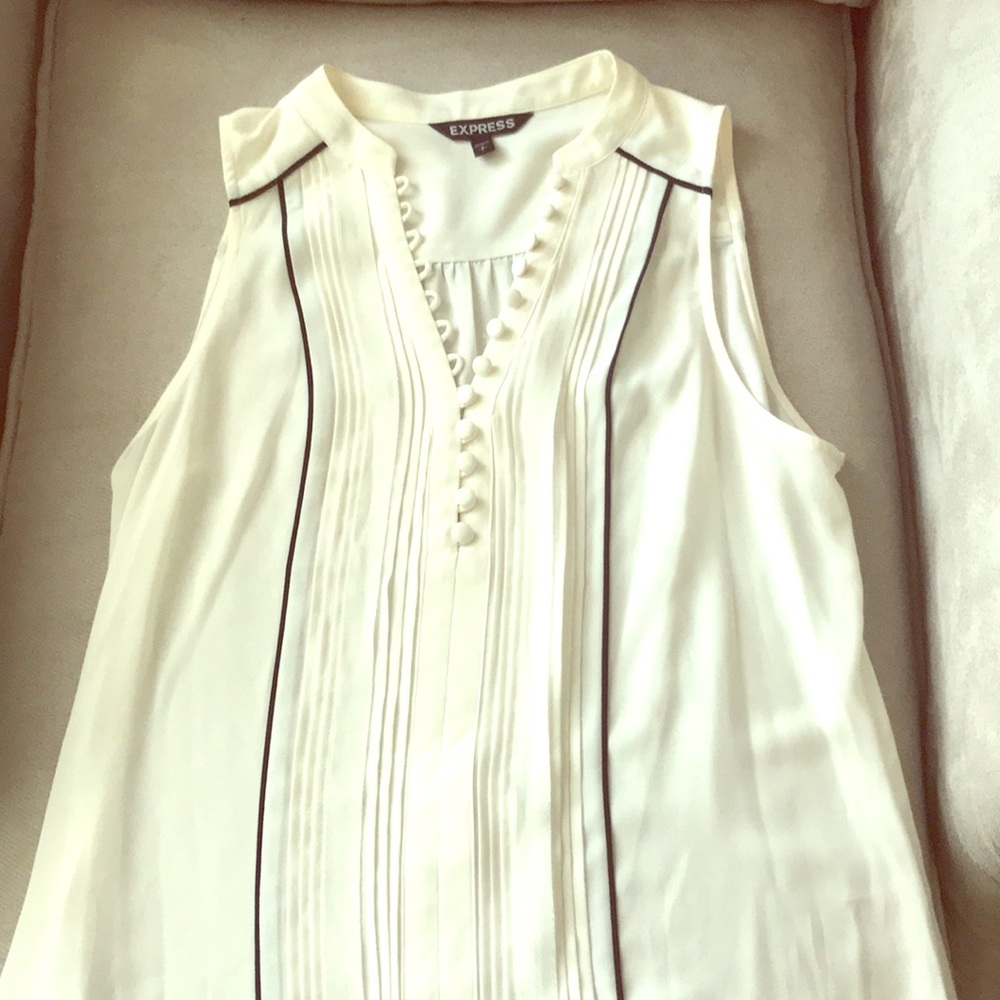 Express white and black top. Size small.